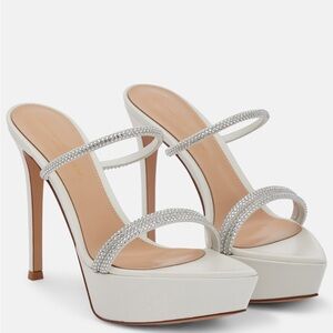 NWB Gianvito Rossi White Crystal Cannes Platform Heels - elegant bridal shoe